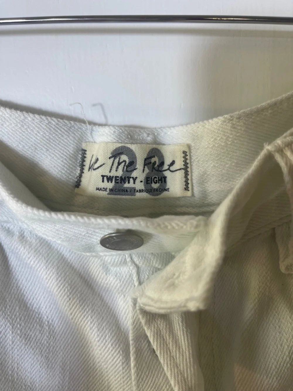 FP We The Free Loving Good Vibrations White Denim Cut Off Distressed Short Sz 28